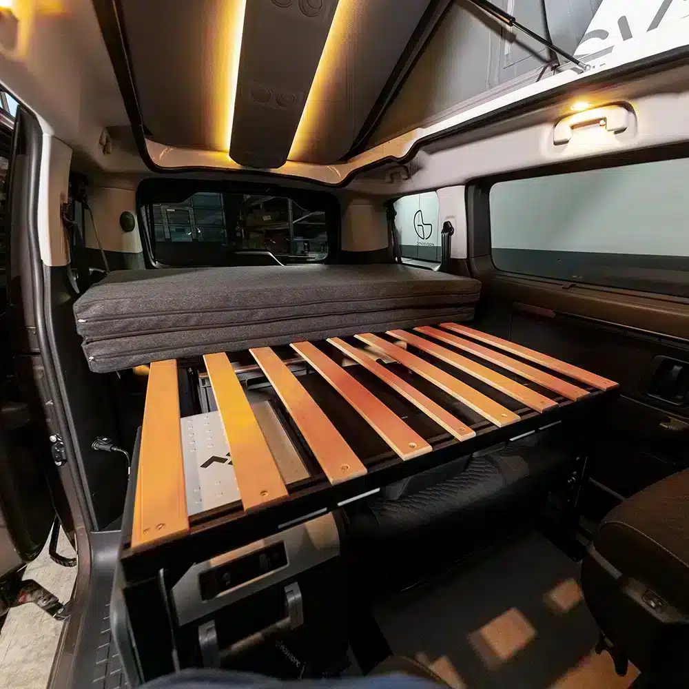 Vanlife SPORT Camper Modul in Citroën Spacetourer - Gemütlicher Innenraum mit Schlafmatratze für Camping